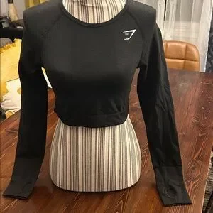 Black Long Sleeve Athletic Crop Top
